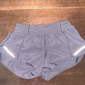 Lululemon Black Hotty Hot 2.5” Shorts